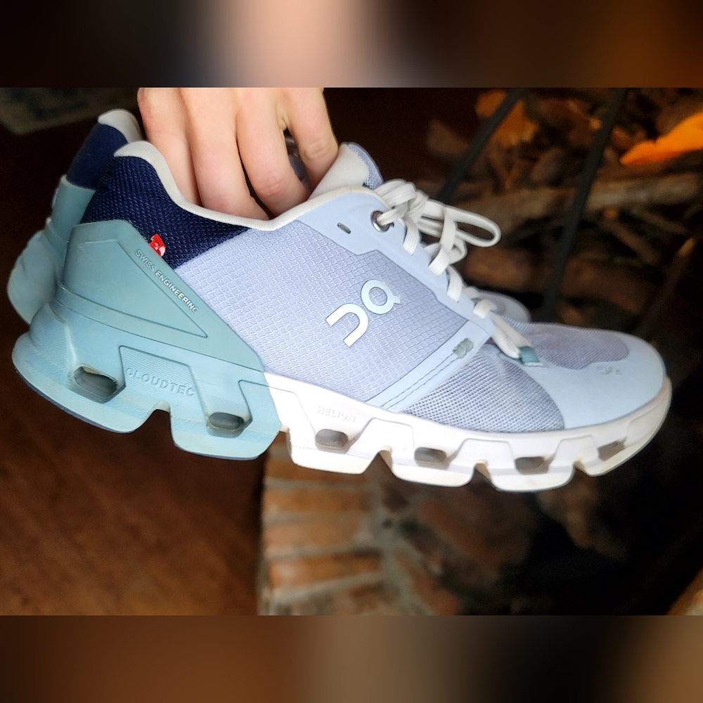 SOLD- On cloud flyers - Picture 6 of 9